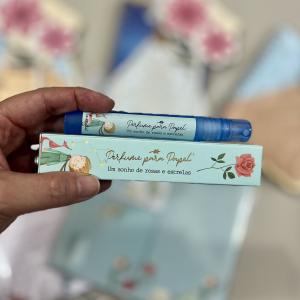 Perfume para papel Um sonho de rosas e estrelas