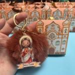 Chaveiro de Pompom Jesus Cristo + Caixinha Igreja